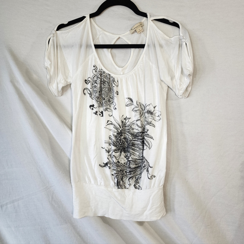 Twentyone White Graphic Blouse